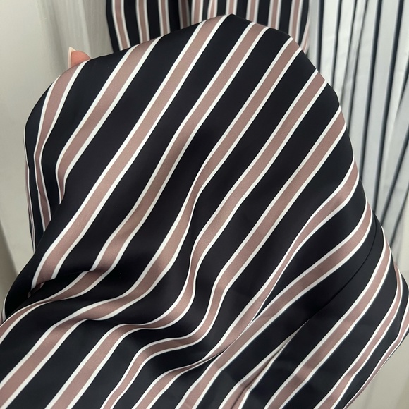 Split Color Block Stripe Satin Pants - Picture 3 of 4